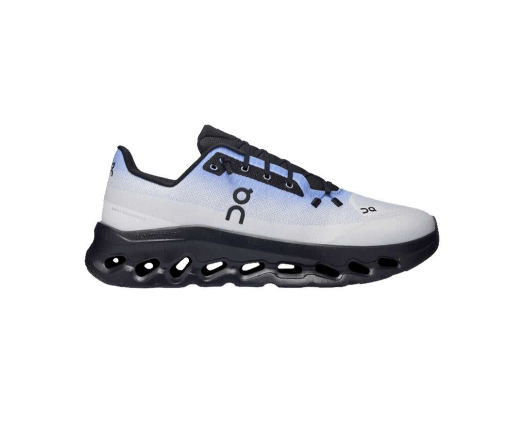 On Cloudtilt "Ultramarine and Eclipse" colorway.